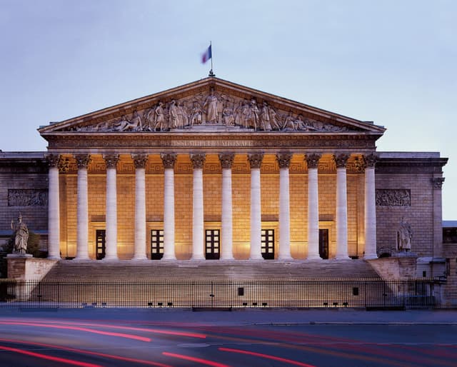 Une photo de l'assemblée nationale française.